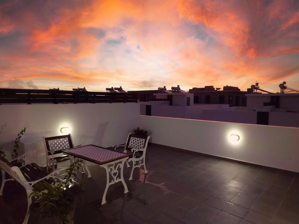 Golden Square Villa & Private Pool Flic en Flac Exterior photo